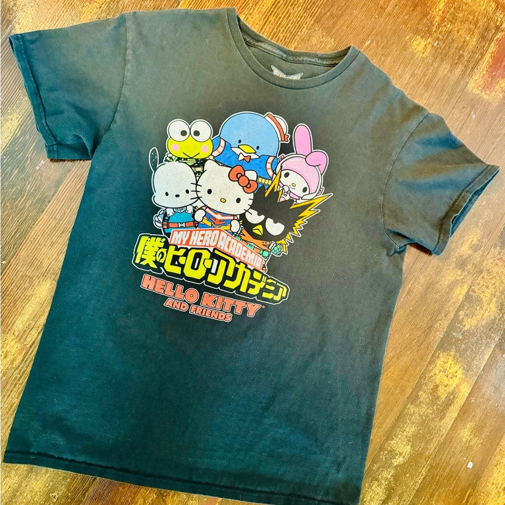 HELLO KITTY & FRIENDS T-SHIRT. MY HERO ACADEMIA.